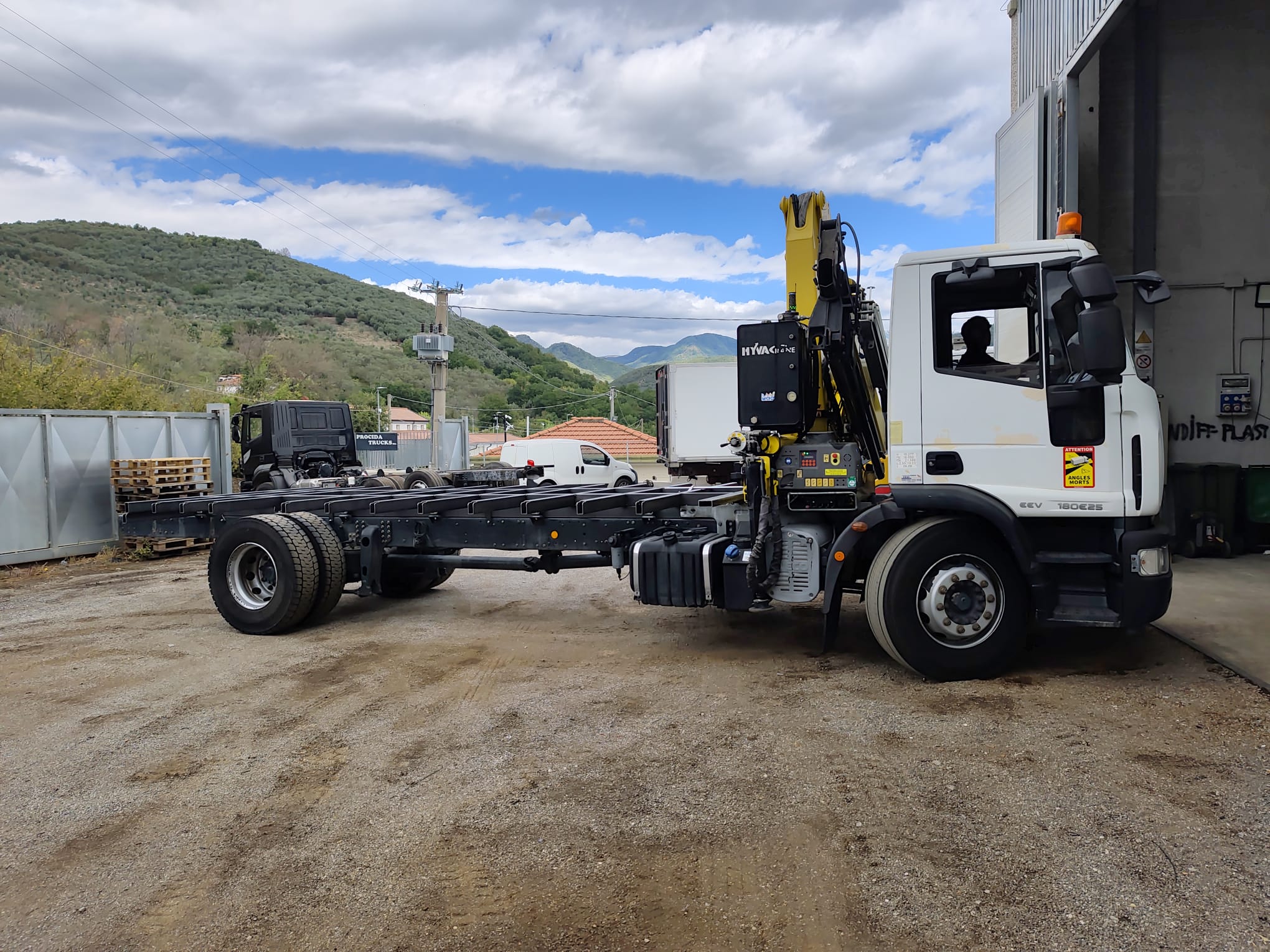 IVECO EUROCARGO 180E25K (COD.INT. PM2218) - immagine 27