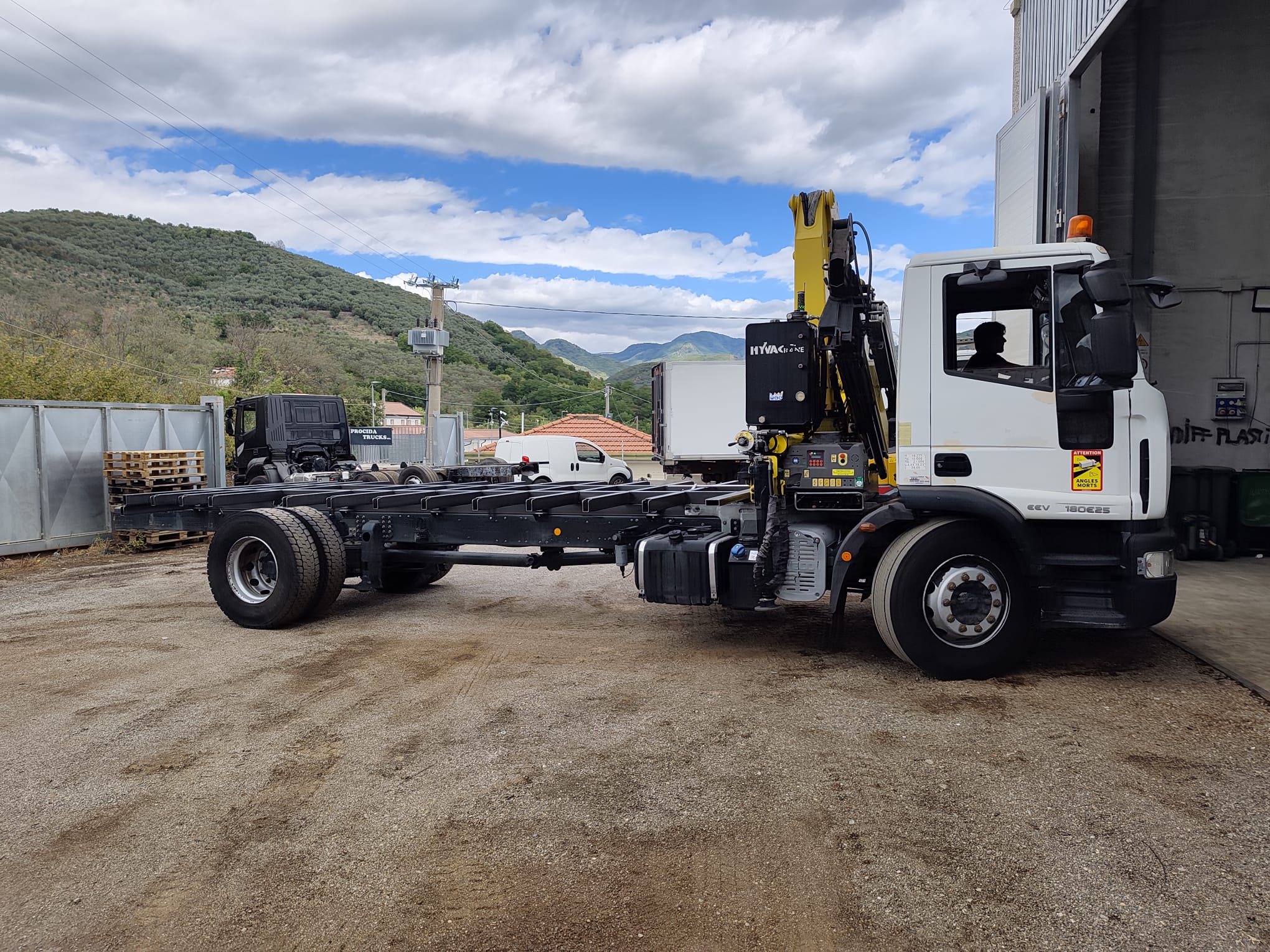 IVECO EUROCARGO 180E25K (COD.INT. PM2218) - immagine 28