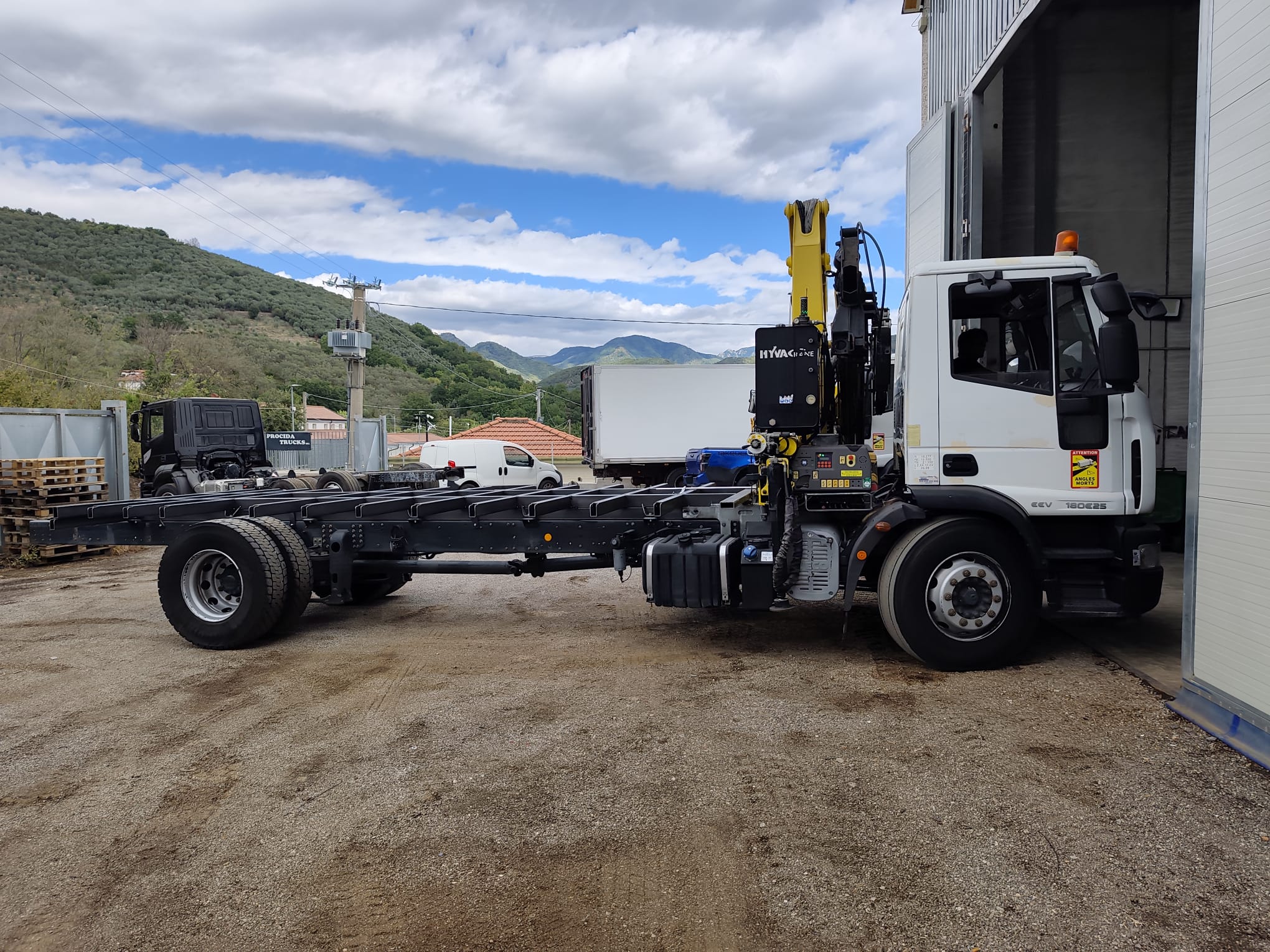 IVECO EUROCARGO 180E25K (COD.INT. PM2218) - immagine 30