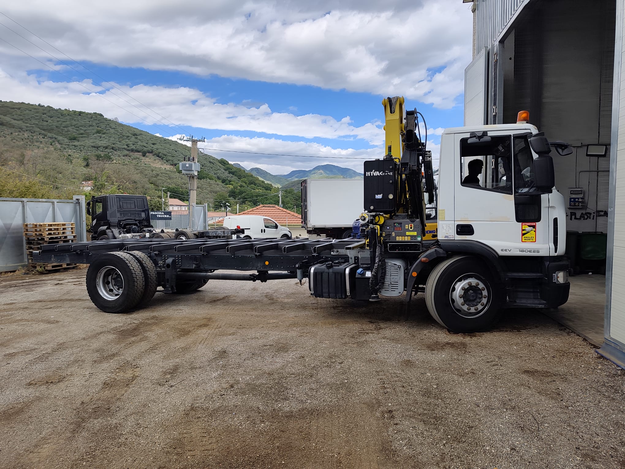 IVECO EUROCARGO 180E25K (COD.INT. PM2218) - immagine 32
