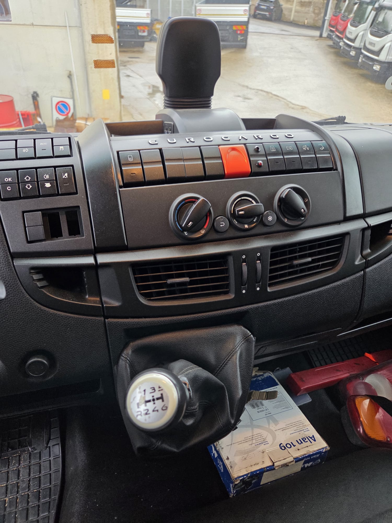 IVECO EUROCARGO 180-250 (COD.INT. PM2186) - immagine 3