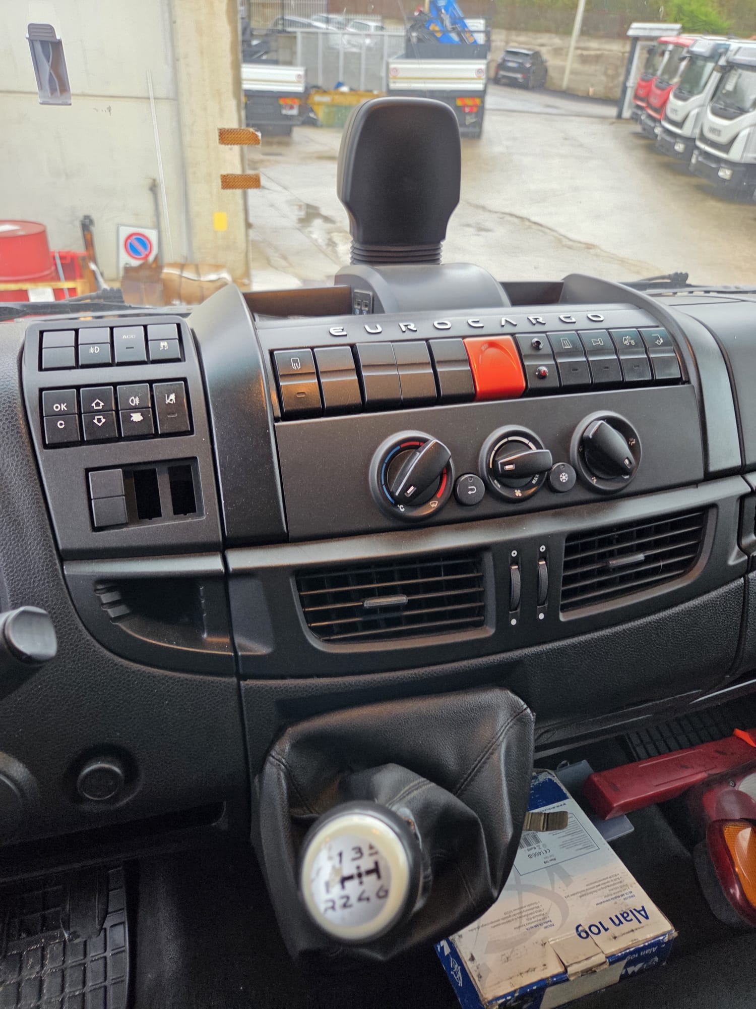 IVECO EUROCARGO 180-250 (COD.INT. PM2186) - immagine 10