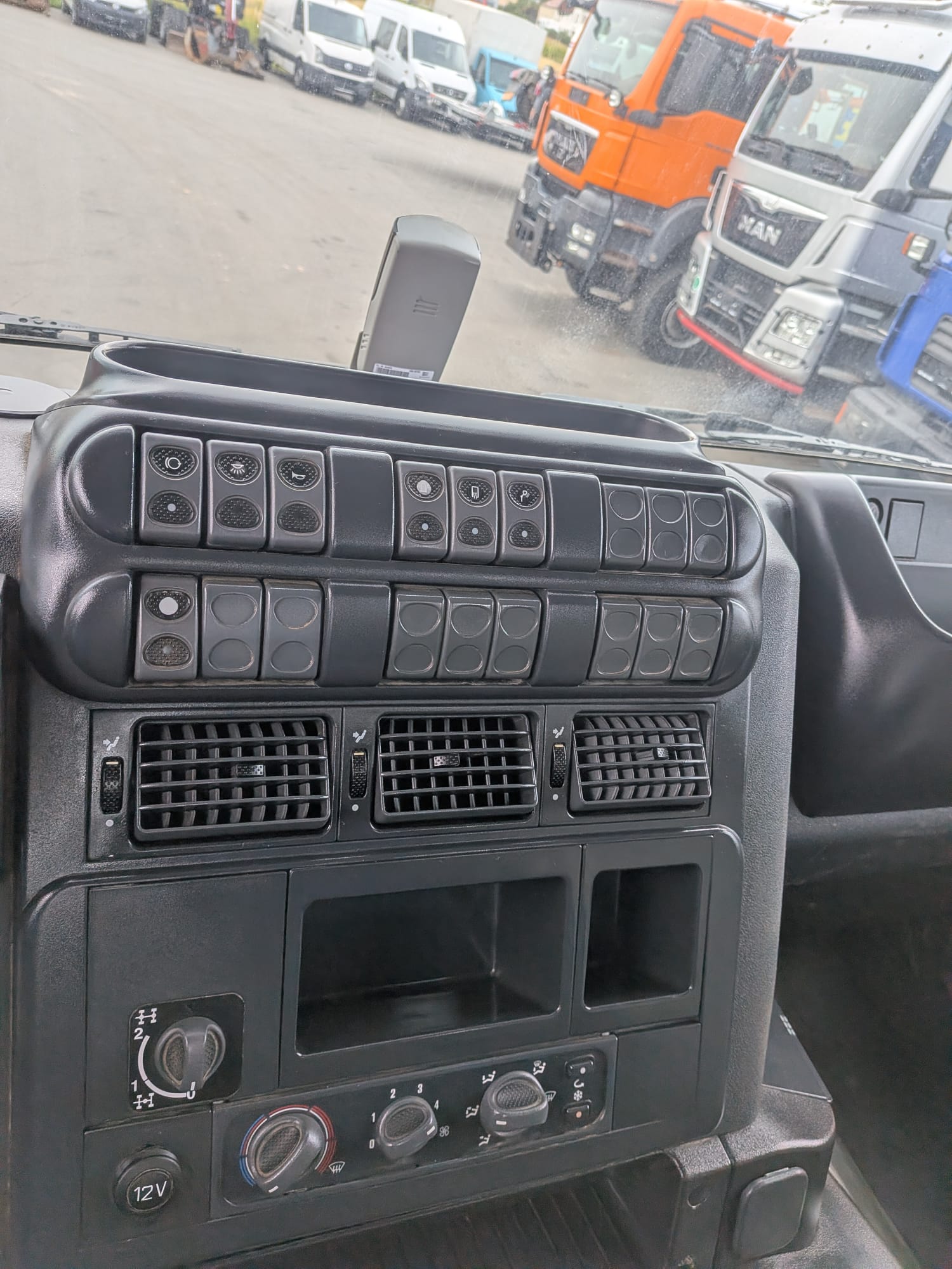 IVECO TRAKKER 260T41 (COD.INT. PM2246) - immagine 31